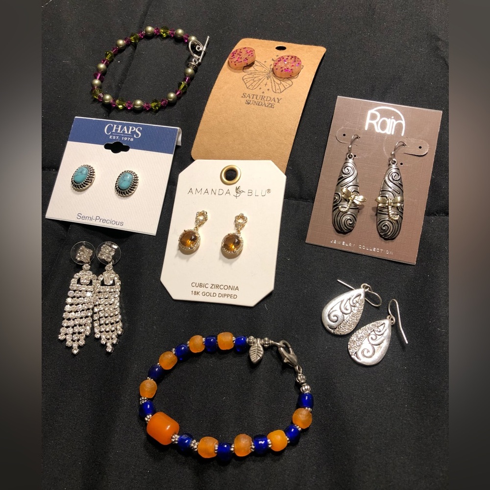 Earring and Bracelet jewelry bundle!